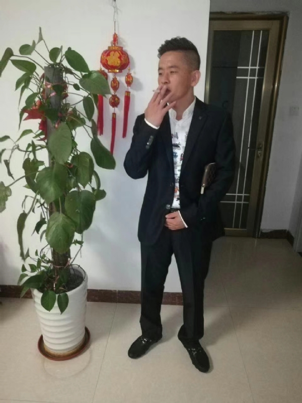 男人三十而立的第二张照片--包头相亲服务中心