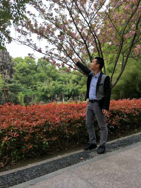 坦诚的第一张照片--包头相亲服务中心