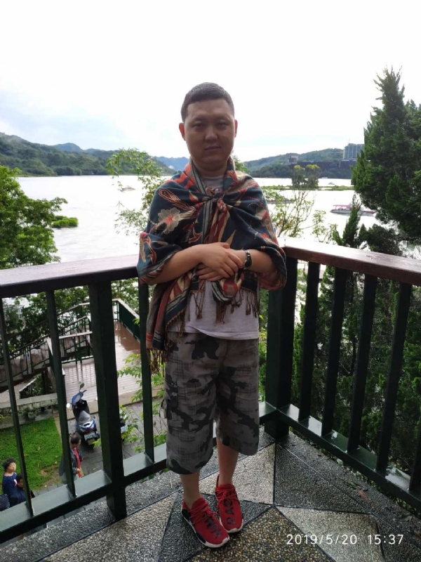 爱情里的俩个人的第一张照片--包头相亲服务中心