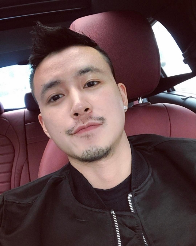 隆刘的第一张照片--包头相亲服务中心