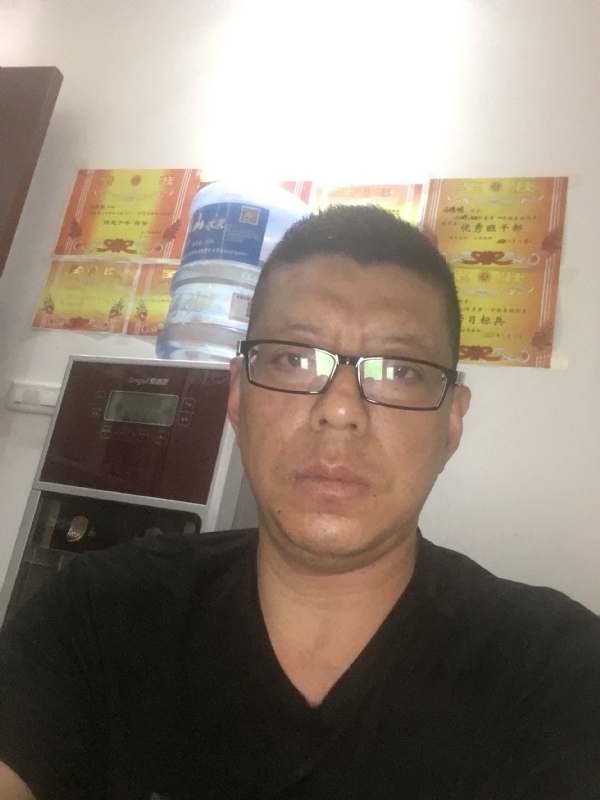 牵手的第二张照片--包头相亲服务中心