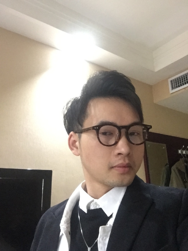 曾亮的第四张照片--包头相亲服务中心