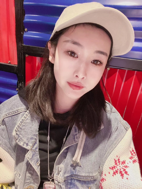 玲珑的第一张照片--包头相亲服务中心