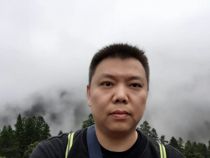 俊哥的第一张照片--包头相亲服务中心