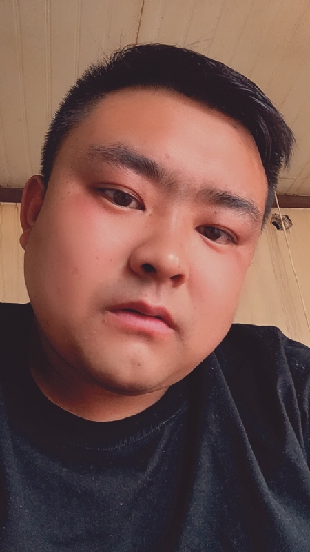 爱我所爱的第一张照片--包头相亲服务中心
