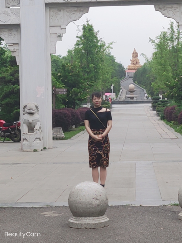 魏沐阳子的第三张照片--包头相亲服务中心