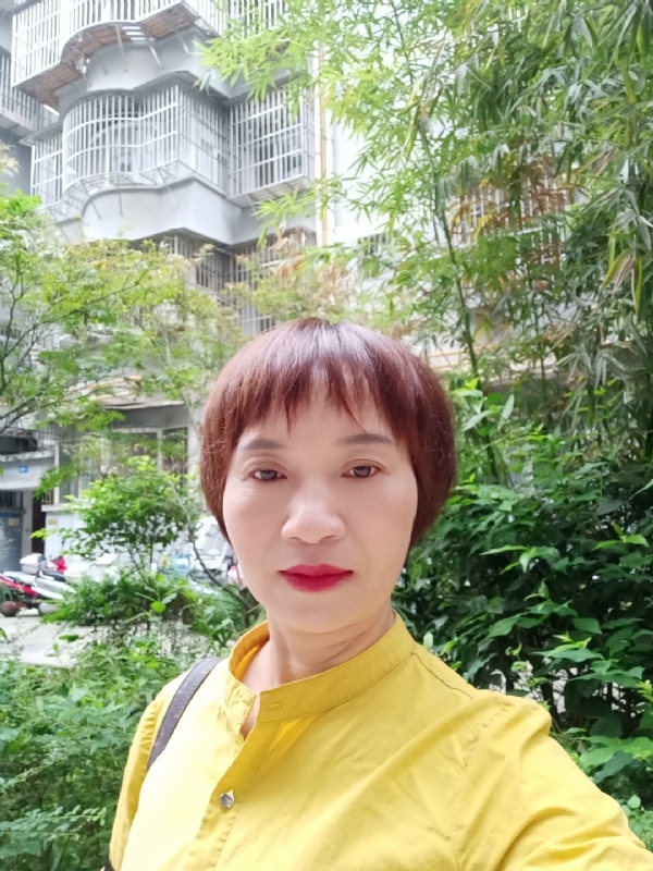 小瓶子的第二张照片--包头相亲服务中心