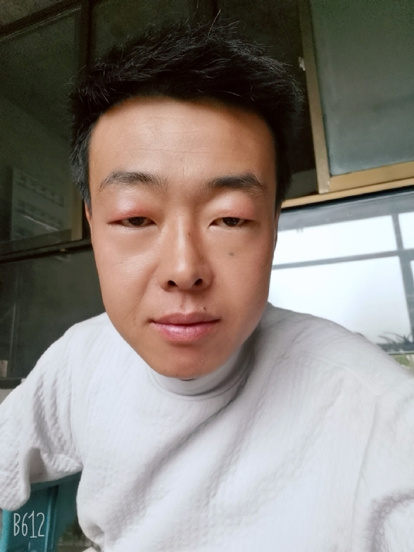 缺爱80后的第一张照片--包头相亲服务中心