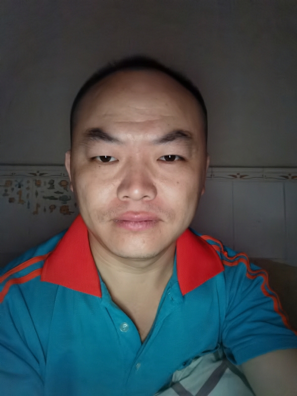 与子携老的第三张照片--包头相亲服务中心