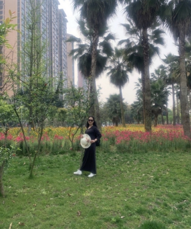 粉墨登场的第一张照片--包头相亲服务中心