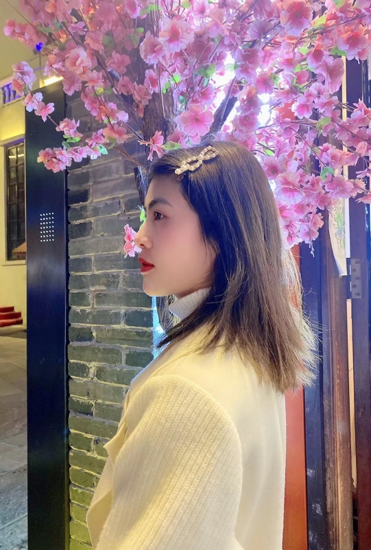 大眼妹的第一张照片--包头相亲服务中心