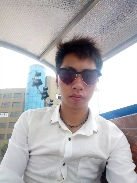 寻缘的第一张照片--包头相亲服务中心