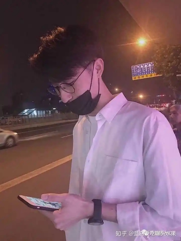 情圣的第一张照片--包头相亲服务中心