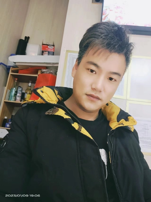 孤酒枕愁眼眠的第一张照片--包头相亲服务中心