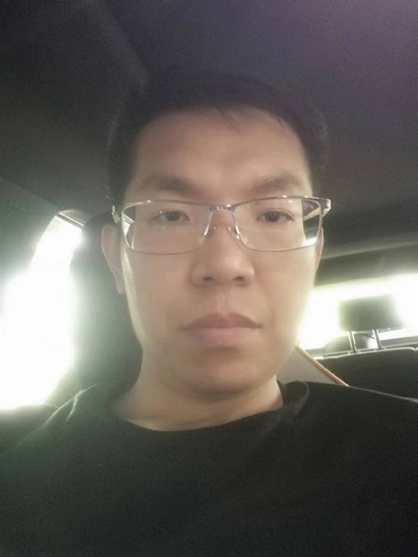 小黑包的第一张照片--包头相亲服务中心