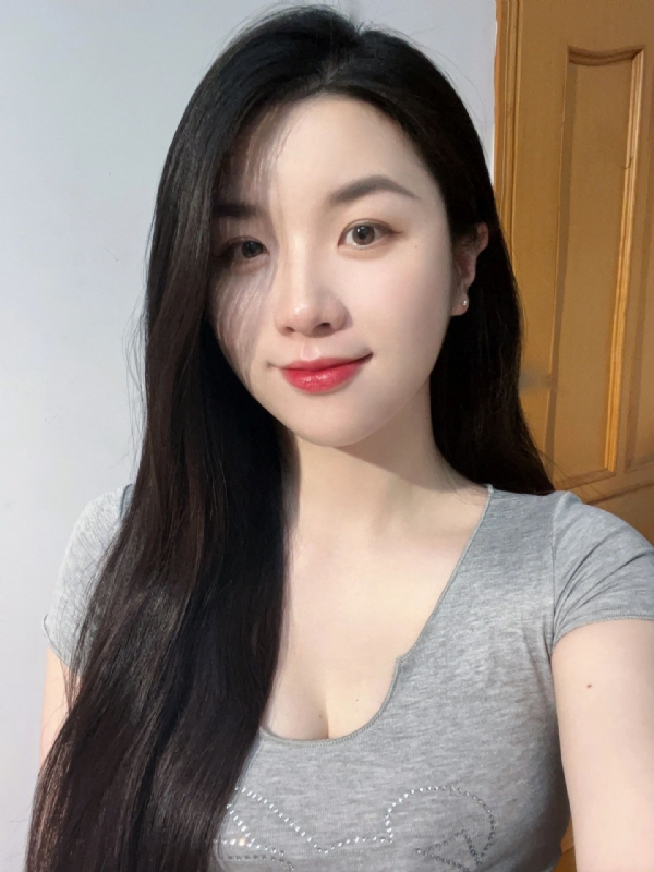 乔乔在寻爱的第一张照片--包头相亲服务中心