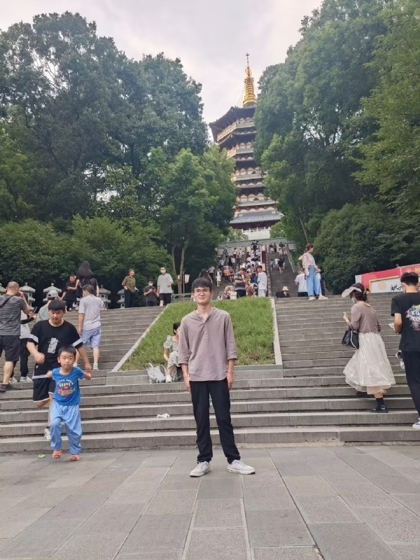 阳光男孩的第五张照片--包头相亲服务中心