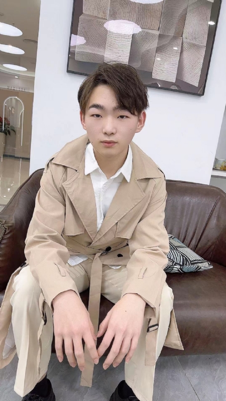 啊哲的第一张照片--包头相亲服务中心