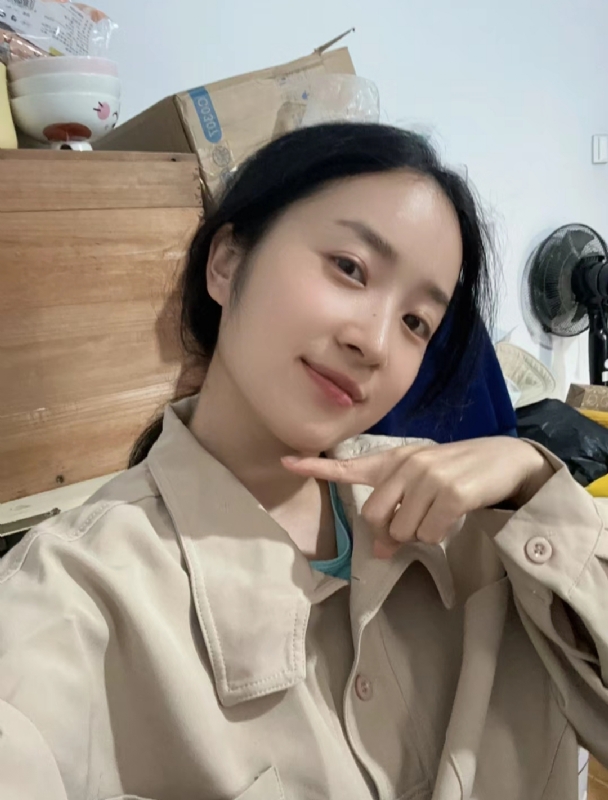 多喝热水的第二张照片--包头相亲服务中心