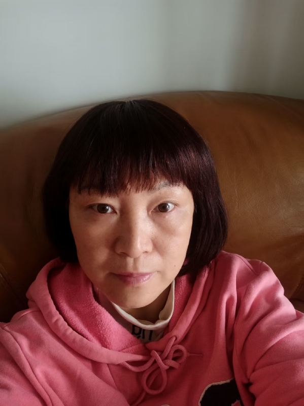 红玫瑰的第一张照片--包头相亲服务中心