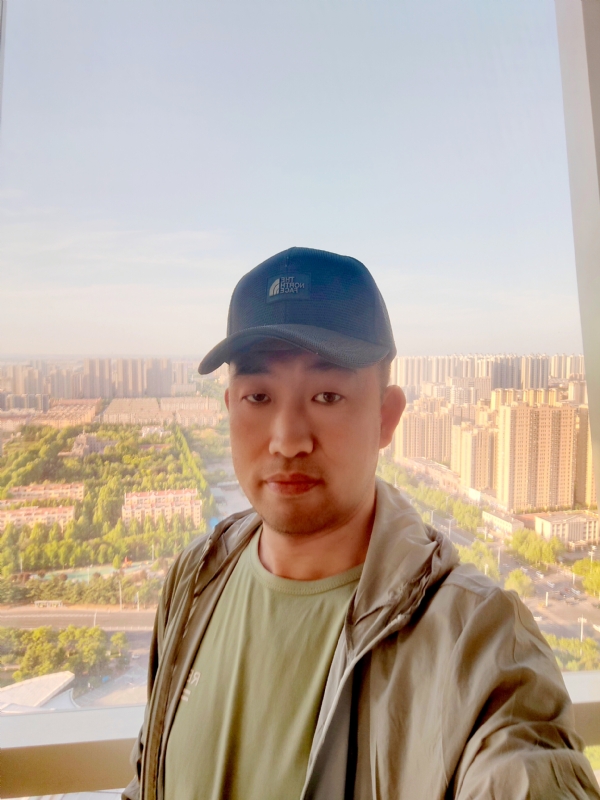 勇攀高峰的第一张照片--包头相亲服务中心