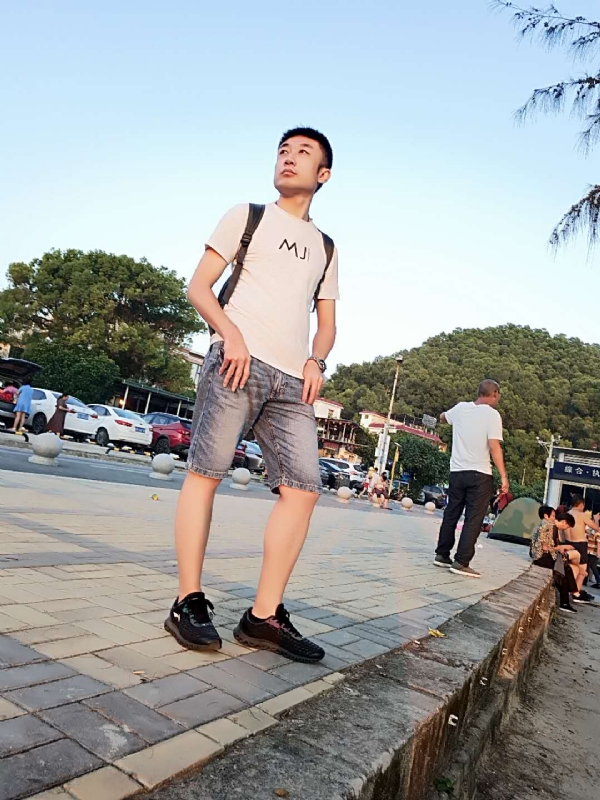 俊皓的第一张照片--包头相亲服务中心
