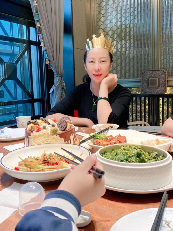 红红的第二张照片--包头相亲服务中心