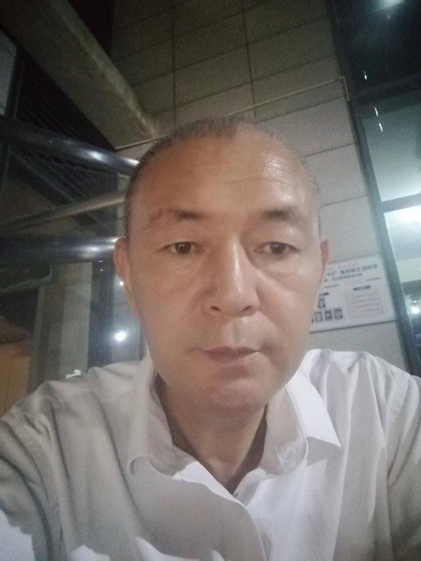 老李的第一张照片--包头相亲服务中心