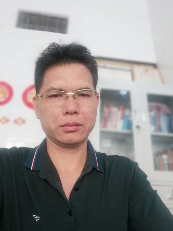 后视镜的第一张照片--包头相亲服务中心