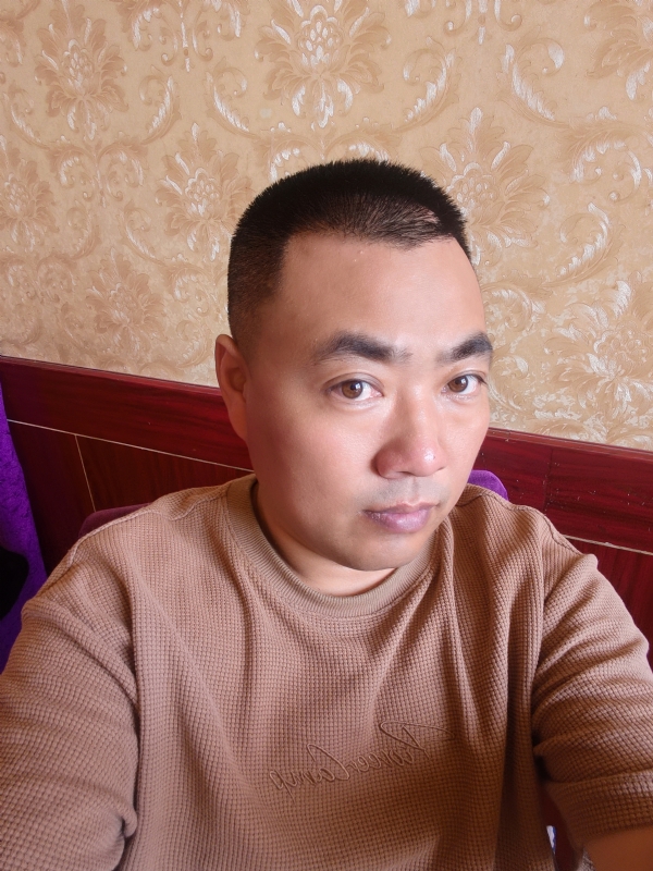 擦亮眼睛向前看的第二张照片--包头相亲服务中心
