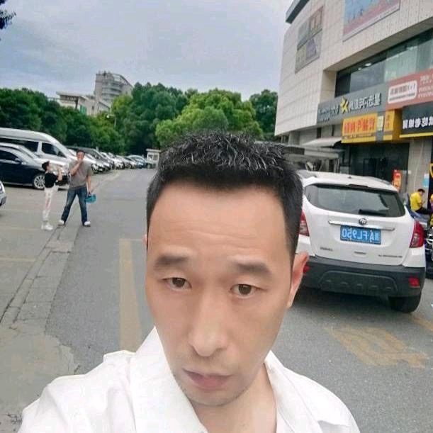 小林的第三张照片--包头相亲服务中心