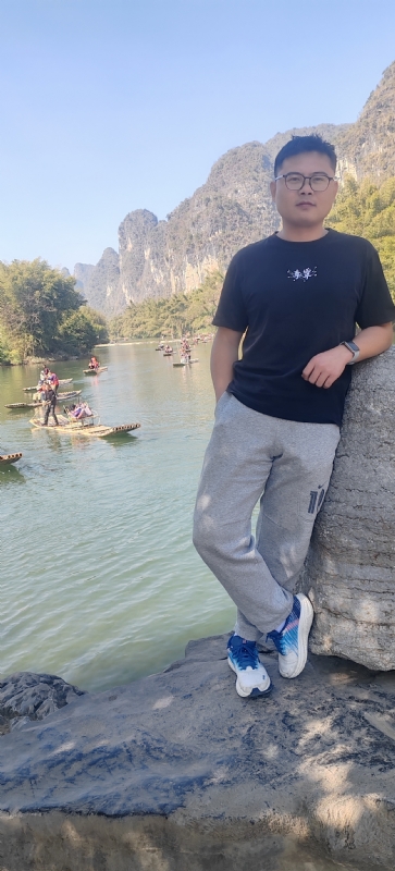 受过伤的狼的第二张照片--包头相亲服务中心