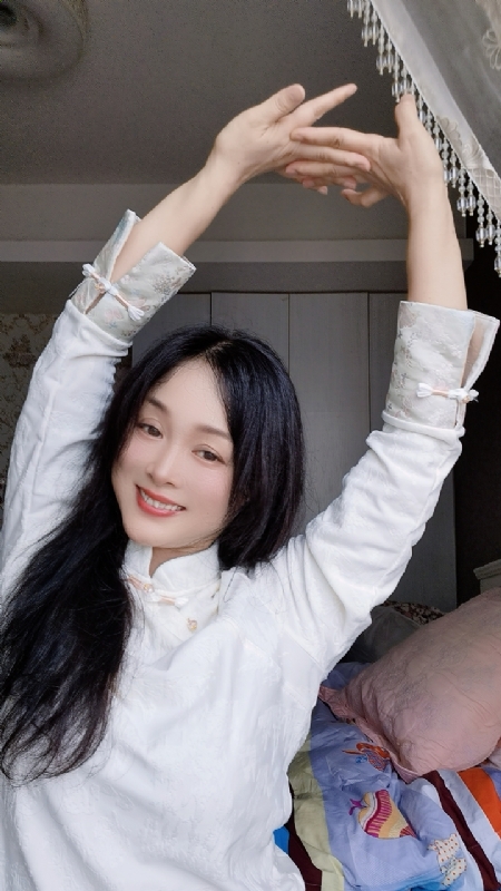 伊伊的第四张照片--包头相亲服务中心