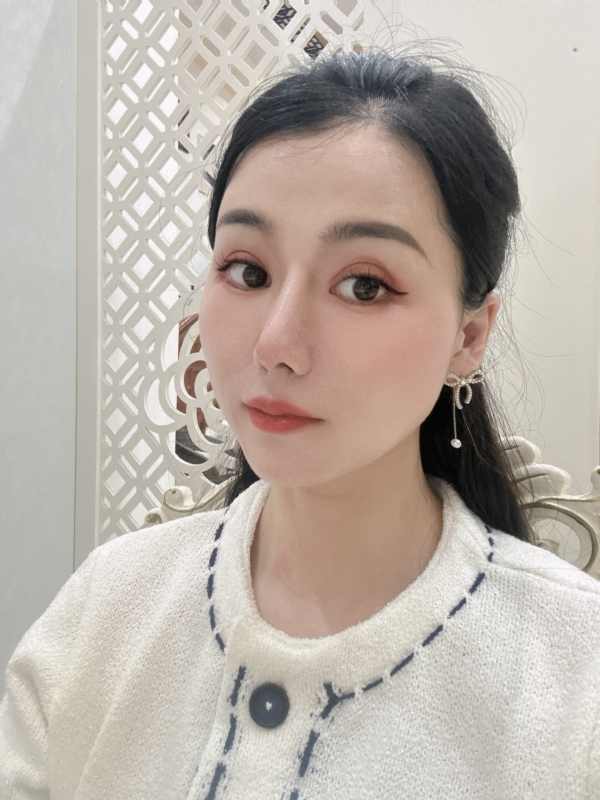 金莉的第一张照片--包头相亲服务中心