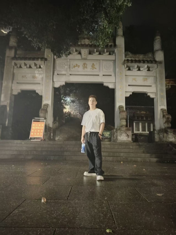 慕晨的第一张照片--包头相亲服务中心
