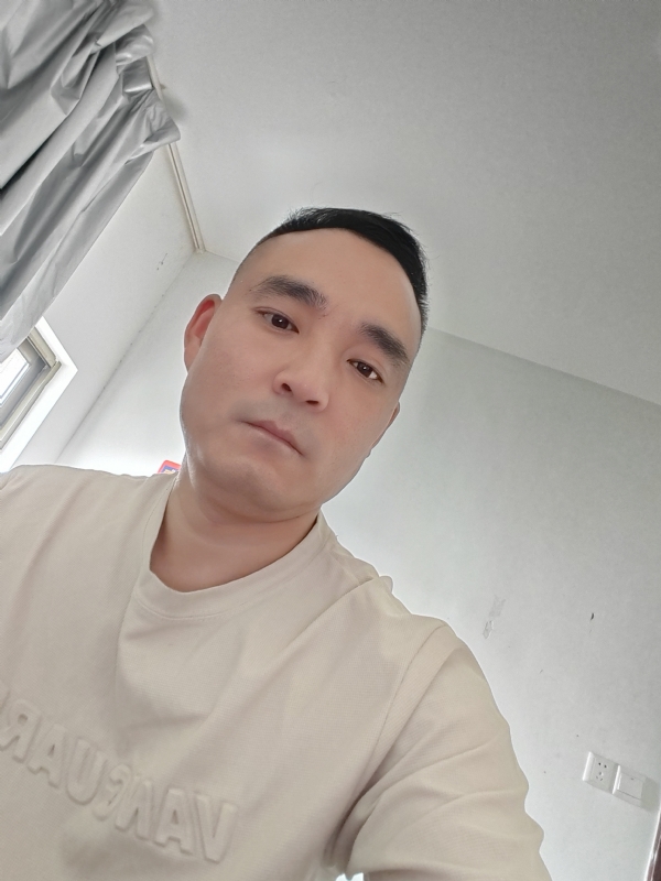 小锋的第一张照片--包头相亲服务中心