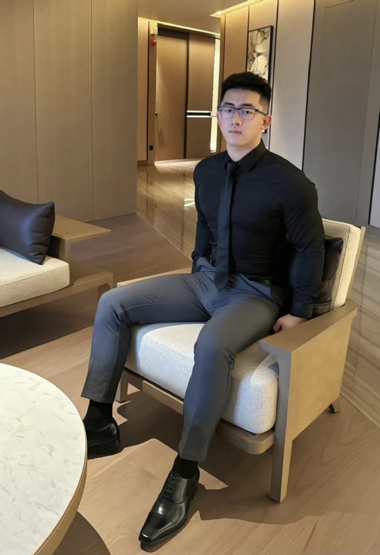 李寒外改英文可家的第一张照片--包头相亲服务中心