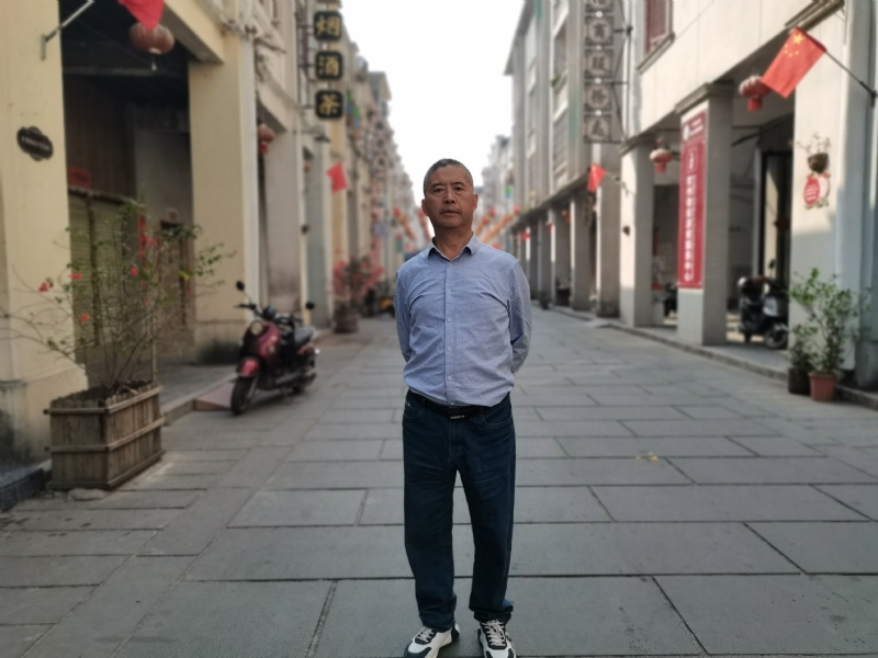 一粒尘埃的第一张照片--包头相亲服务中心